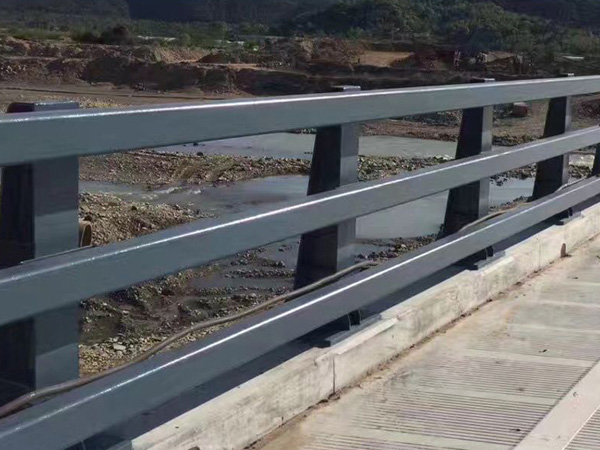 防撞护栏